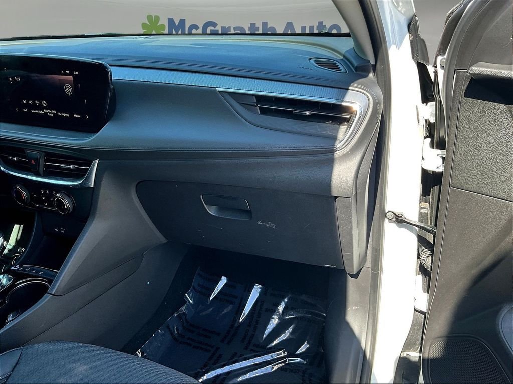 Used 2025 White Buick Preferred image 27