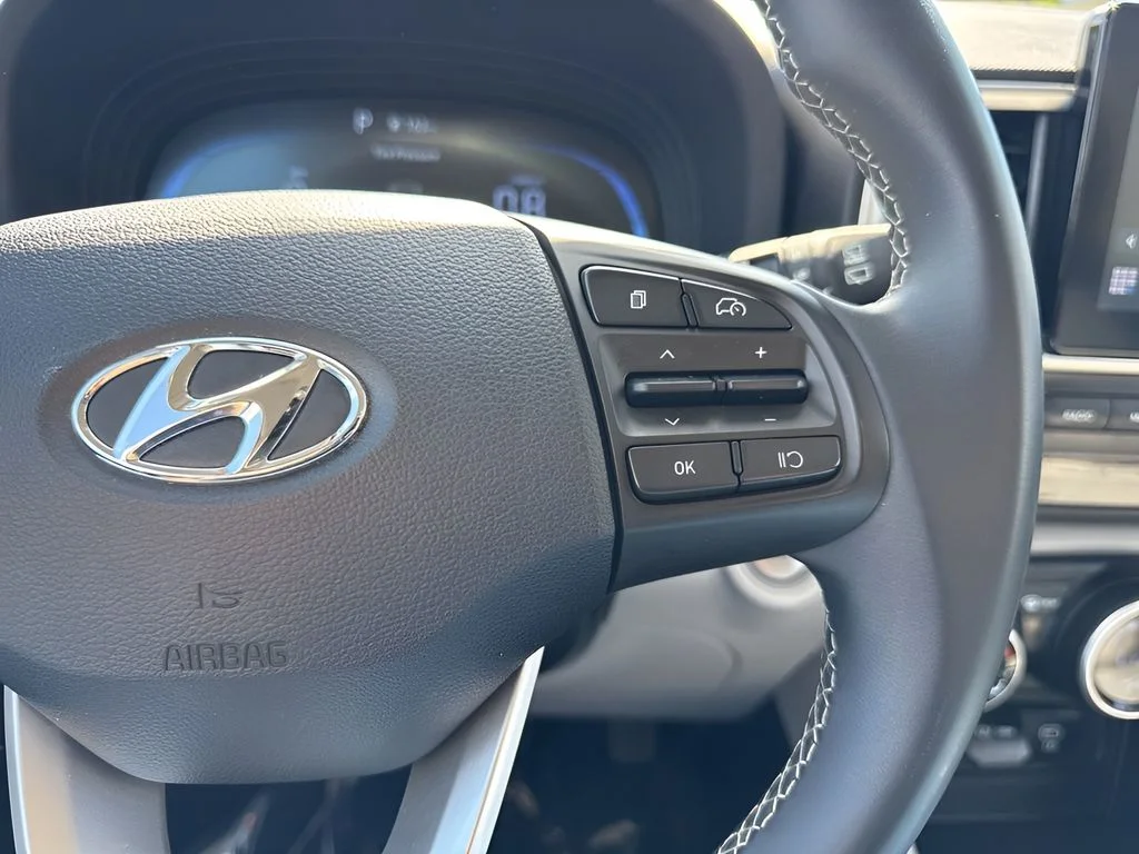 Used 2025 Silver Hyundai SEL image 15