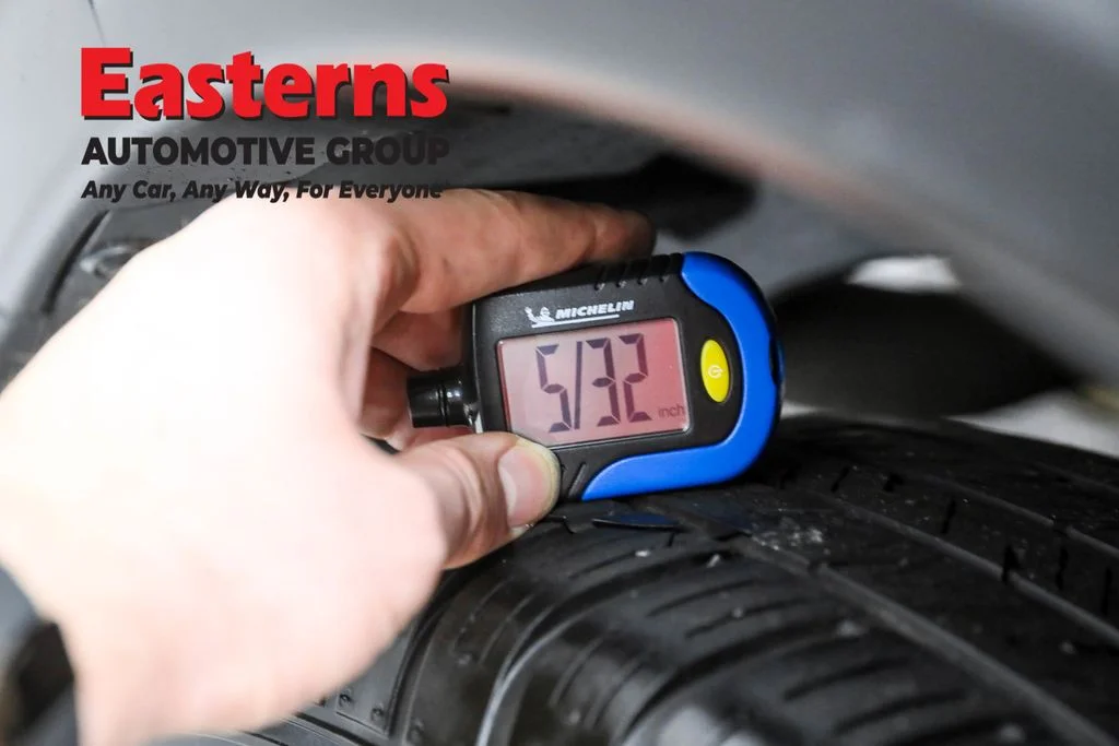 Used 2024 White Mitsubishi ES image 27