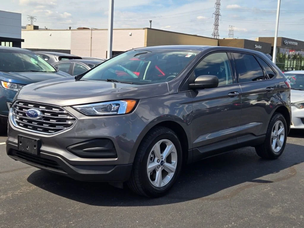 Used 2022 Gray Ford SE image 1