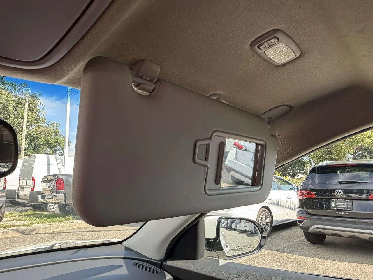 Used 2017 Snow White Pearl Kia EX image 35