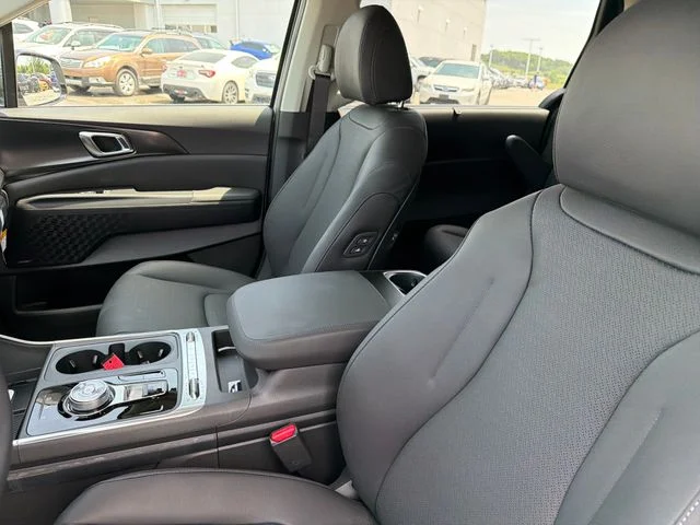 2027 Kia Carnival SX Prestige - Photo 17