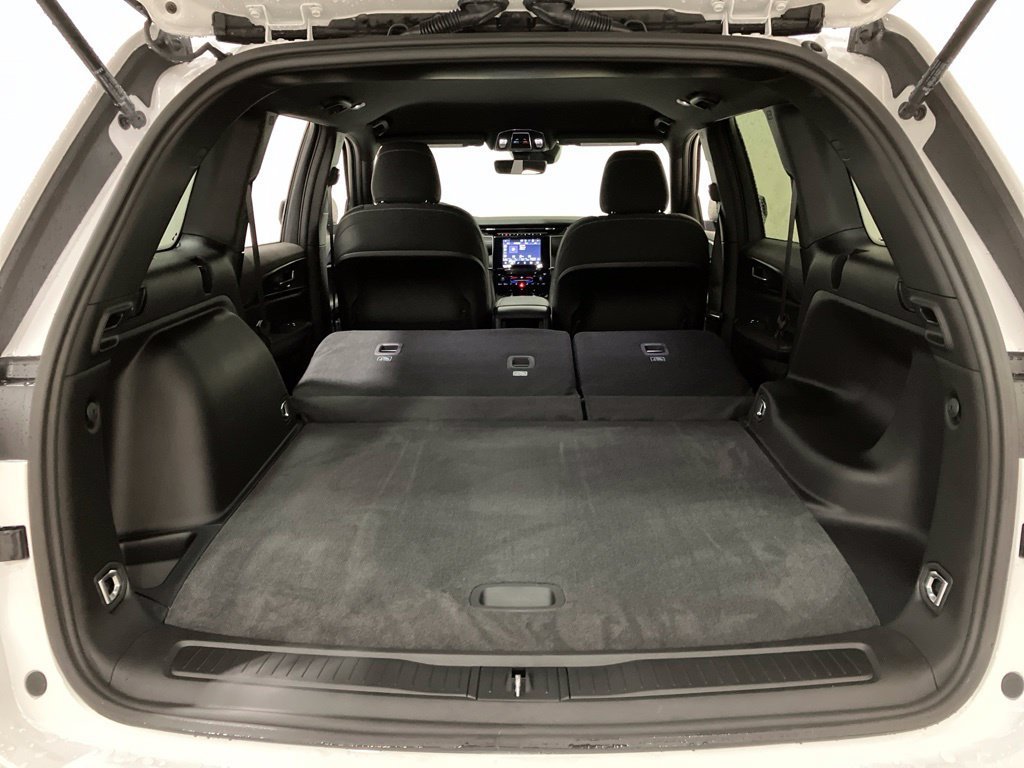New 2026 Bright White Clear-Coat Exterior Paint Jeep Laredo image 15