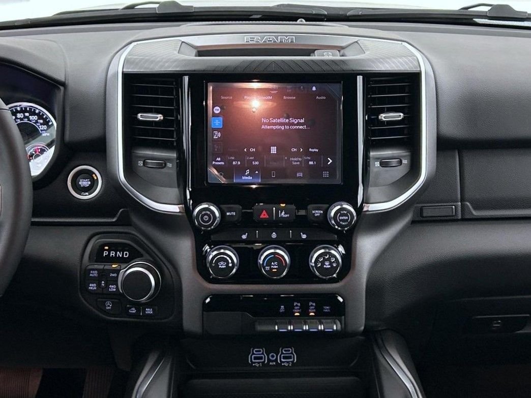 New 2026 Diamond Black Crystal Pearl-Coat Exterior Paint RAM Big Horn/Lone Star image 12
