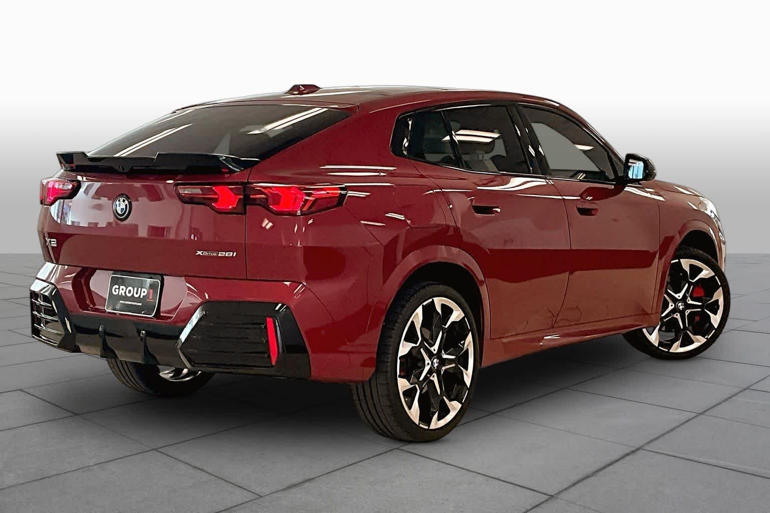 Used 2025 Vegas Red Metallic BMW xDrive28i image 12
