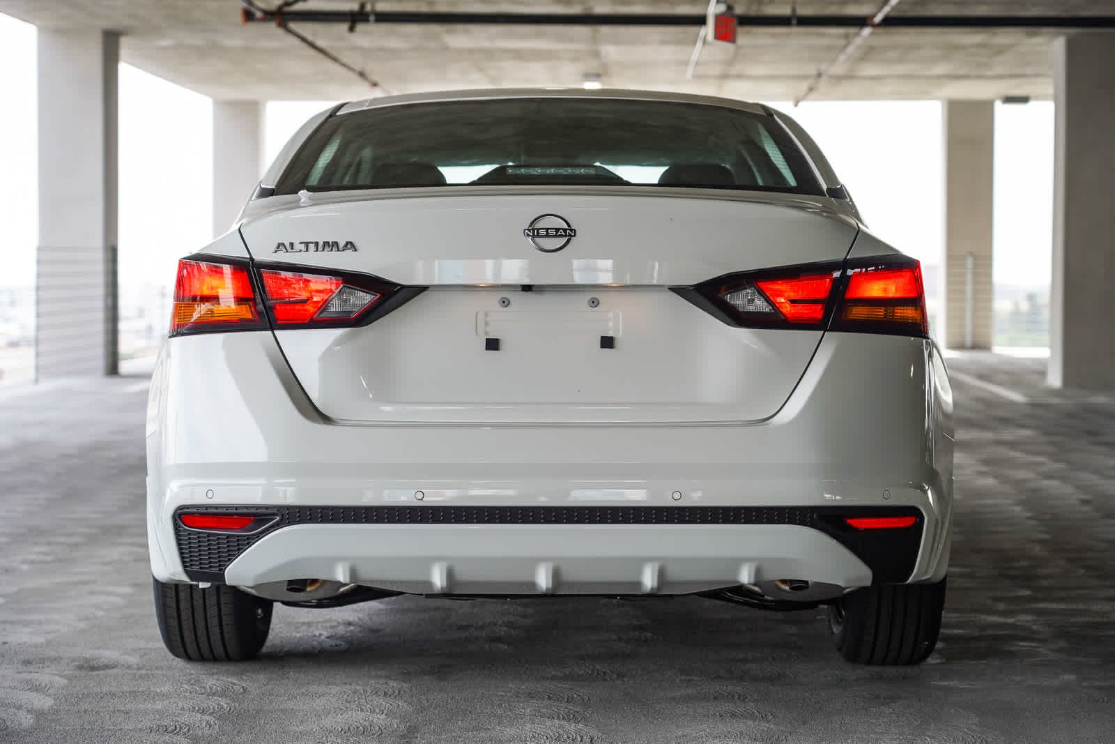 New 2025 Glacier White Nissan S image 6