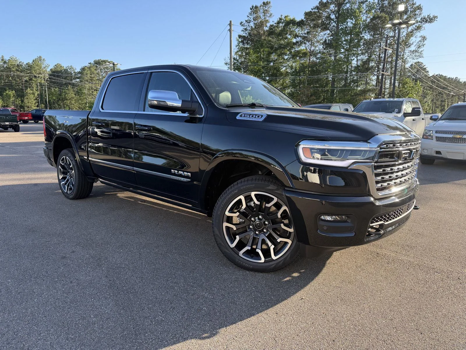New 2026 Diamond Black Crystal Pearl-Coat Exterior Paint RAM Limited image 3