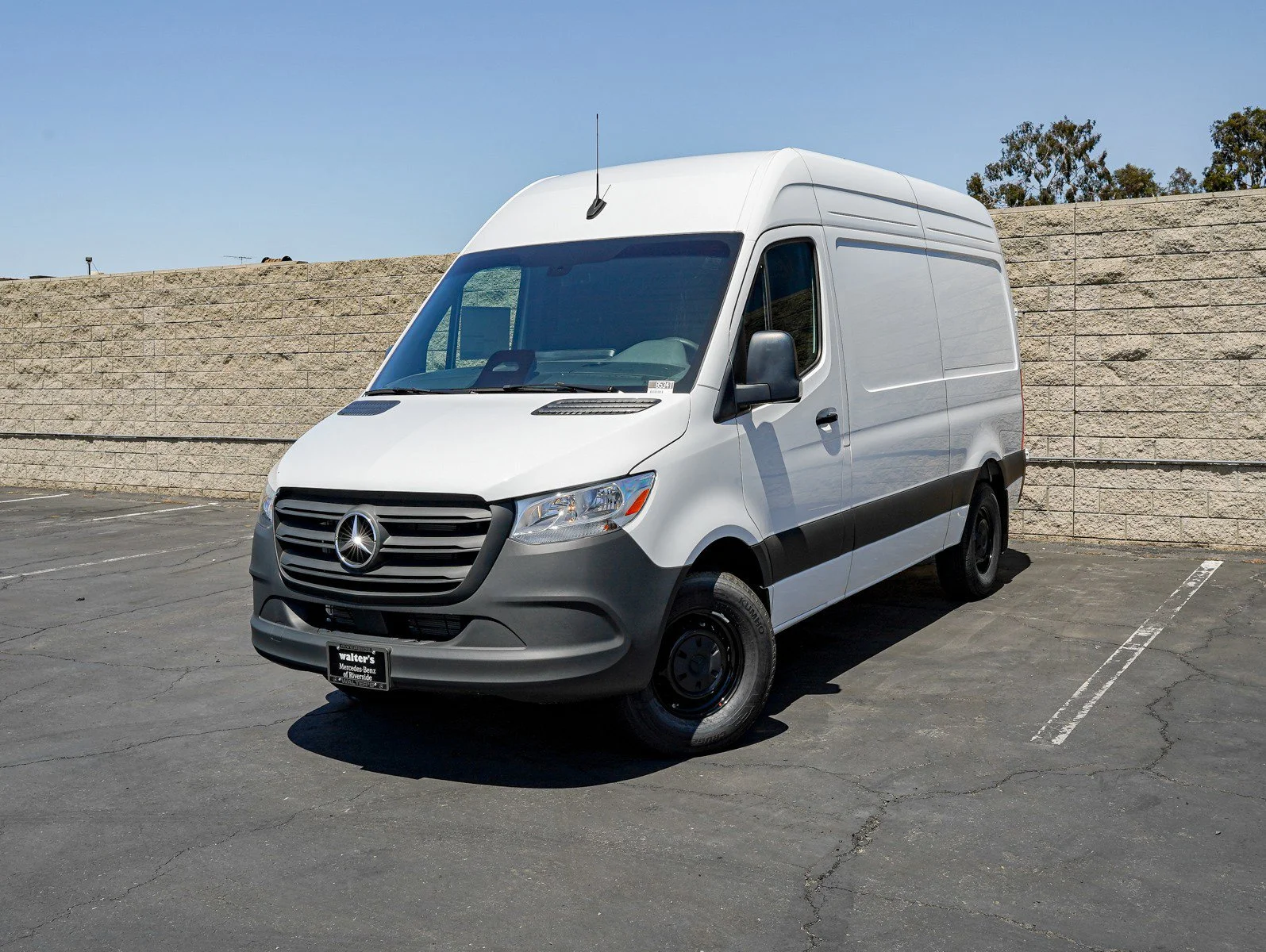 2025 Mercedes-Benz Sprinter 2500 144 WB's photo