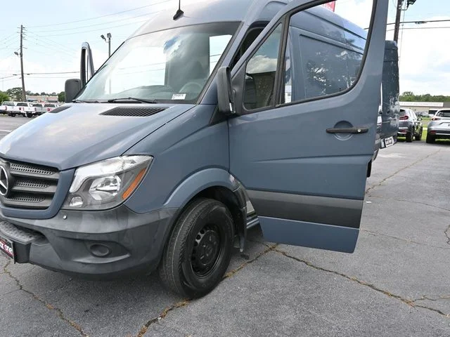 Used 2018 Gray Mercedes-Benz Cargo 144 WB image 4