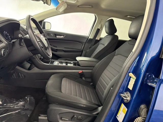 Used 2020 Blue Ford SE image 27