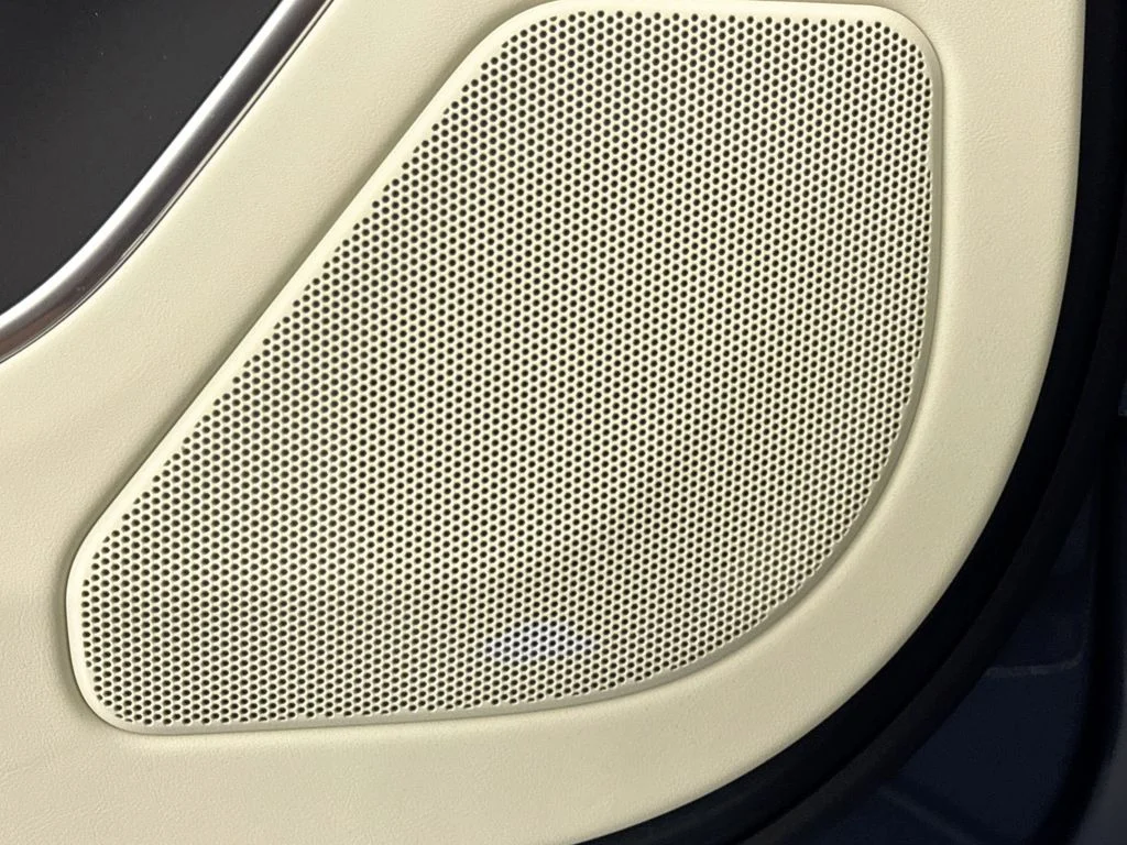New 2026 Varesine Blue Land Rover SE image 19