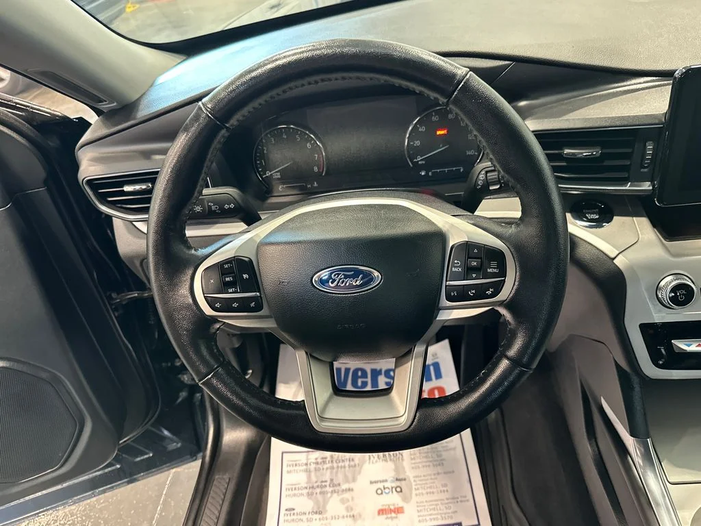 Used 2023 Blue Ford XLT image 28