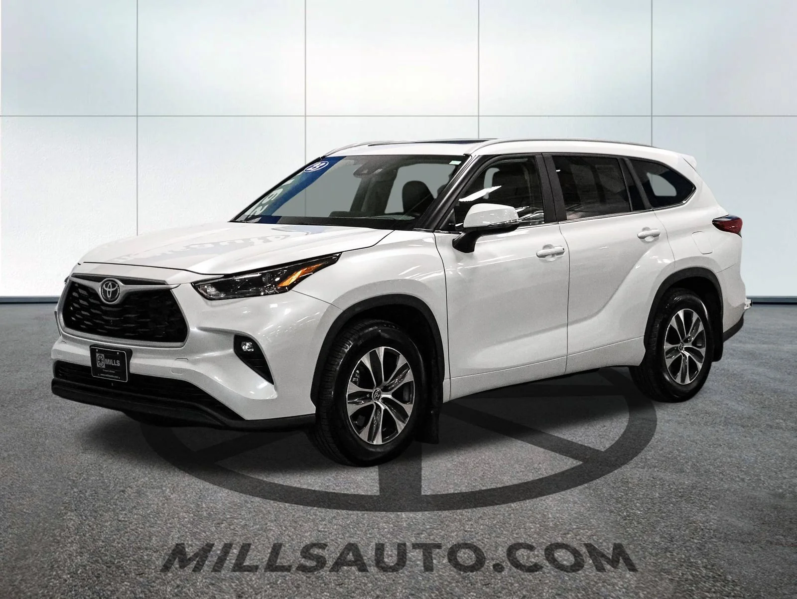 Used 2023 Toyota Highlander XLE with VIN 5TDKDRAH5PS016708 for sale in Baxter, Minnesota