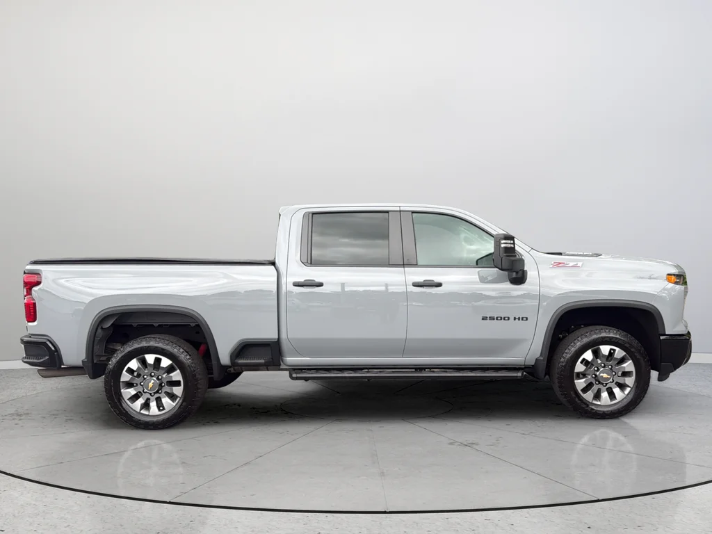 Used 2024 Gray Chevrolet Custom image 6