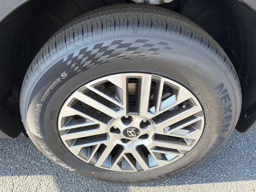 New 2026 Black Hyundai SEL Premium FWD image 20