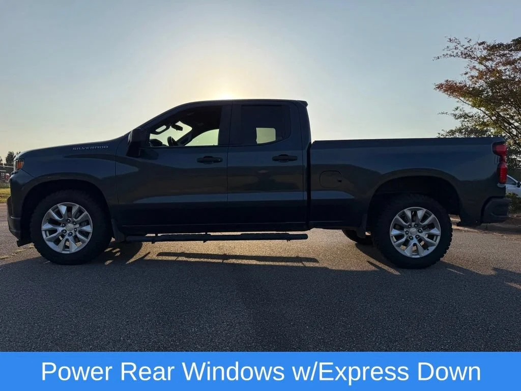 Used 2019 SHADOW GRAY METALLIC Chevrolet Custom image 9
