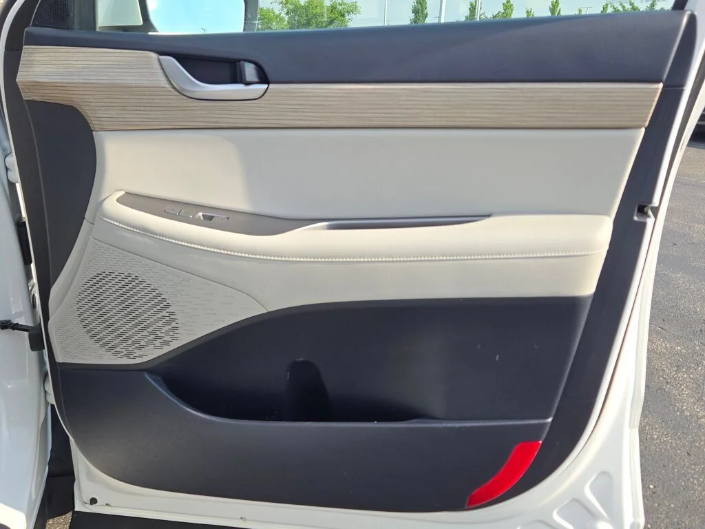 Used 2022 White Hyundai SEL image 5