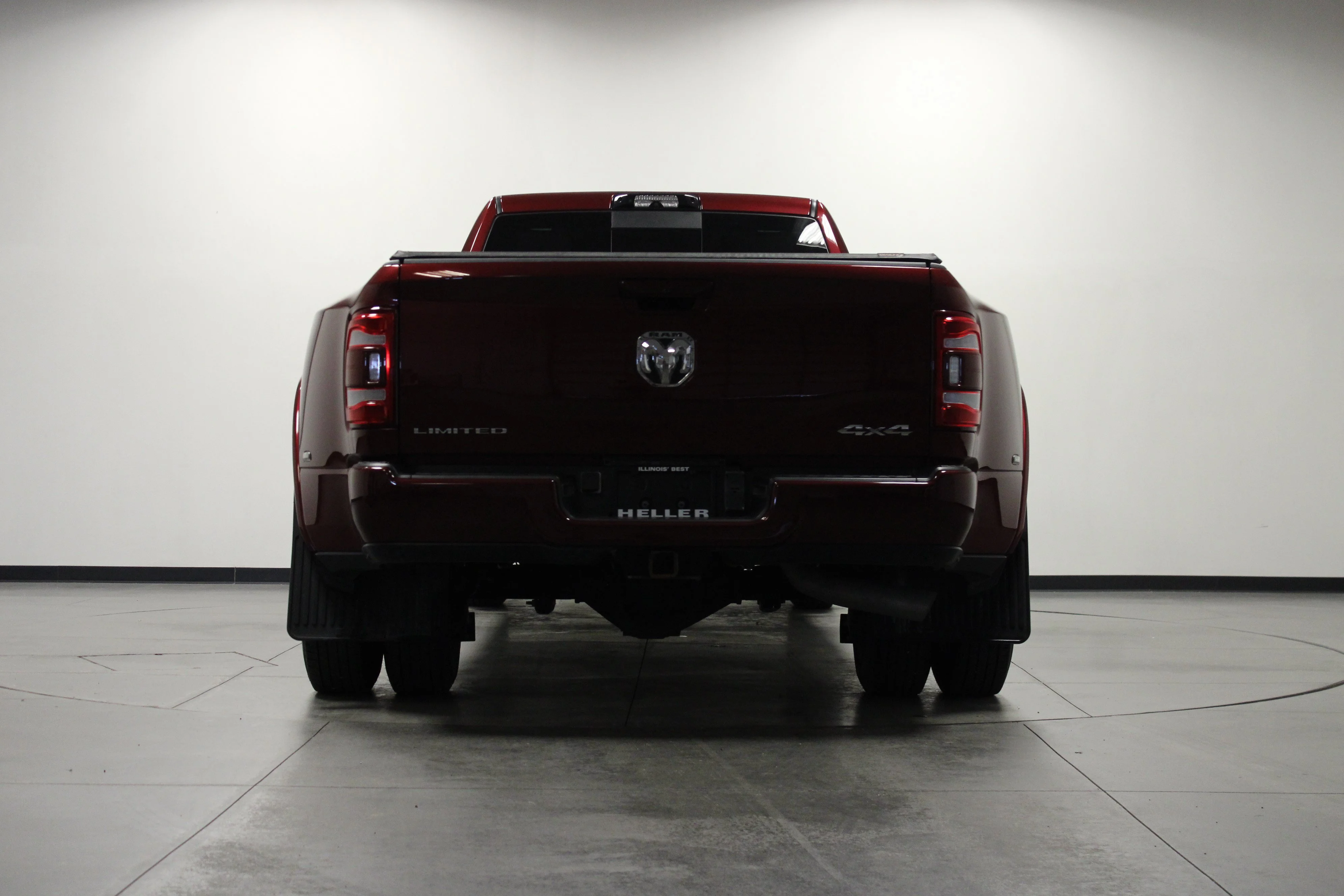 Used 2024 Delmonico Red Pearlcoat Ram Limited image 5