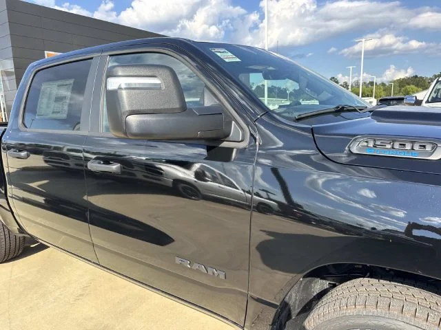 New 2026 Diamond Black Crystal Pearl-Coat Exterior Paint RAM Express image 23
