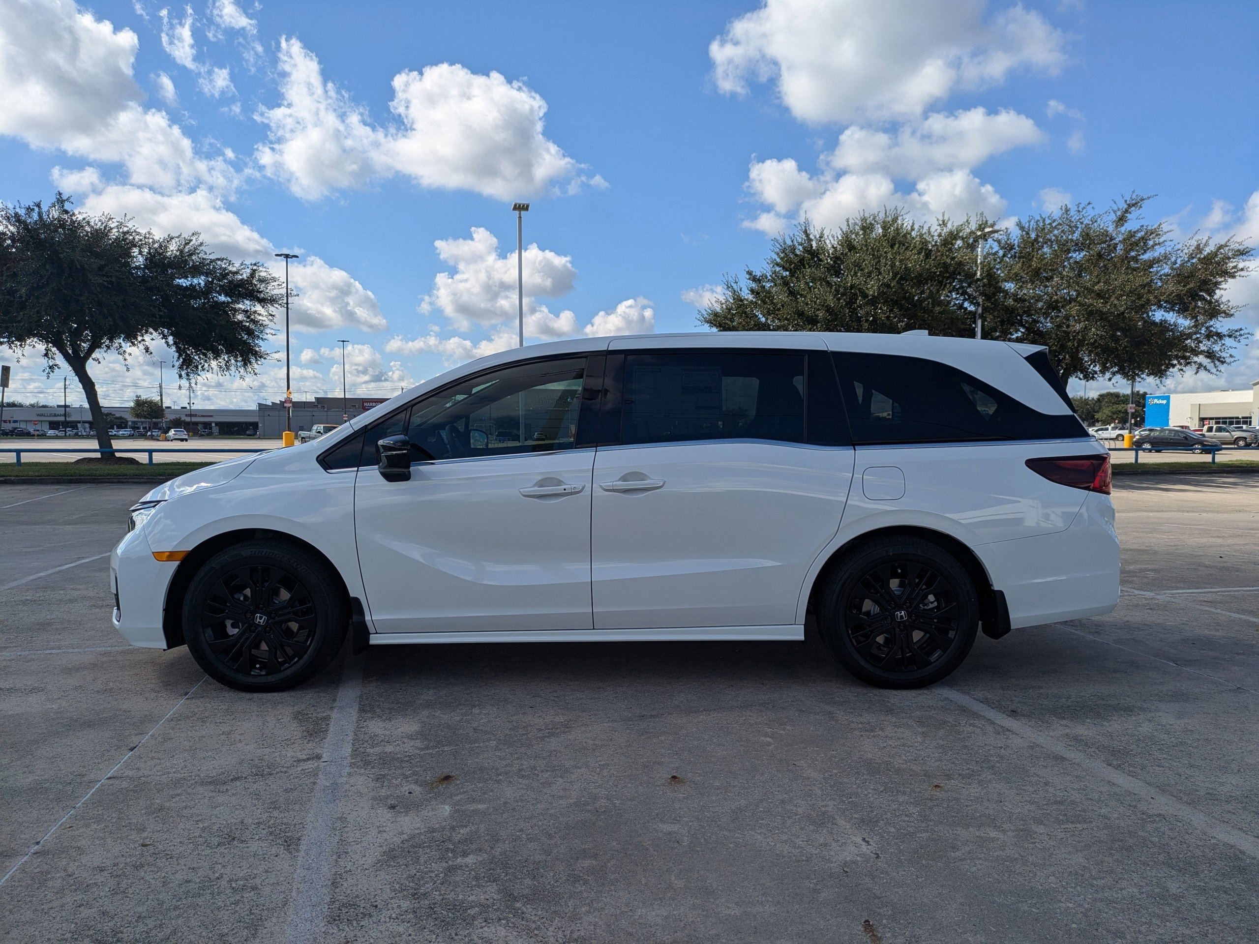 New 2026 Platinum White Pearl Honda Sport-L image 7