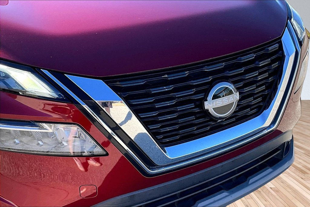 Used 2023 Red Nissan SV image 25
