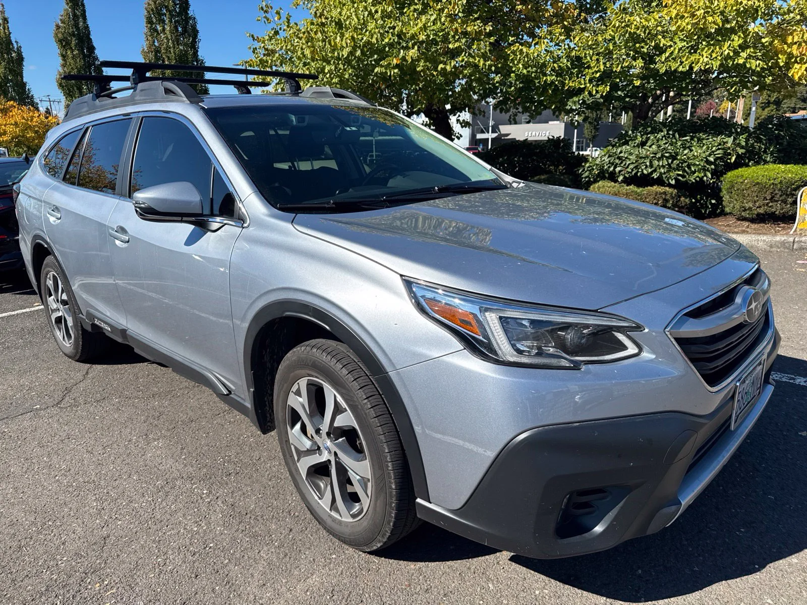 Used 2020 Ice Silver Metallic Subaru Limited image 3