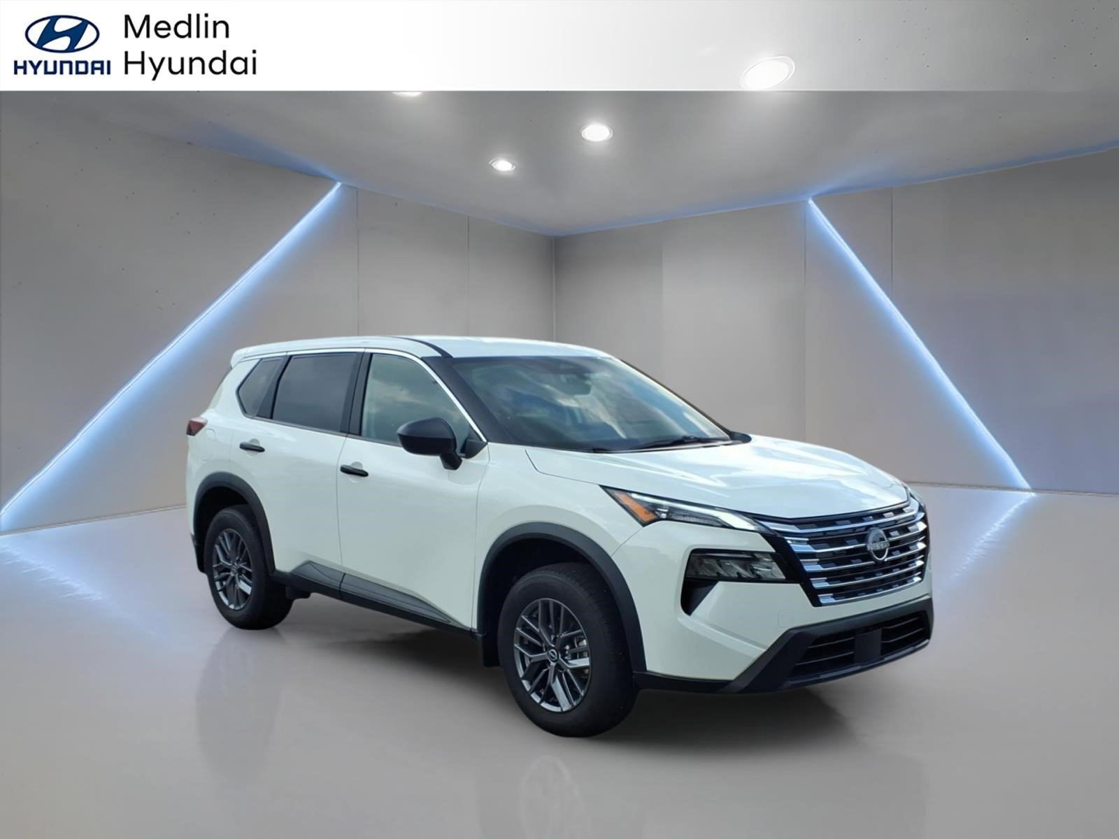 Used 2026 Glacier White Nissan S image 1
