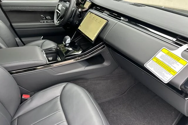 New 2026 Carpathian Grey Land Rover Dynamic SE image 14