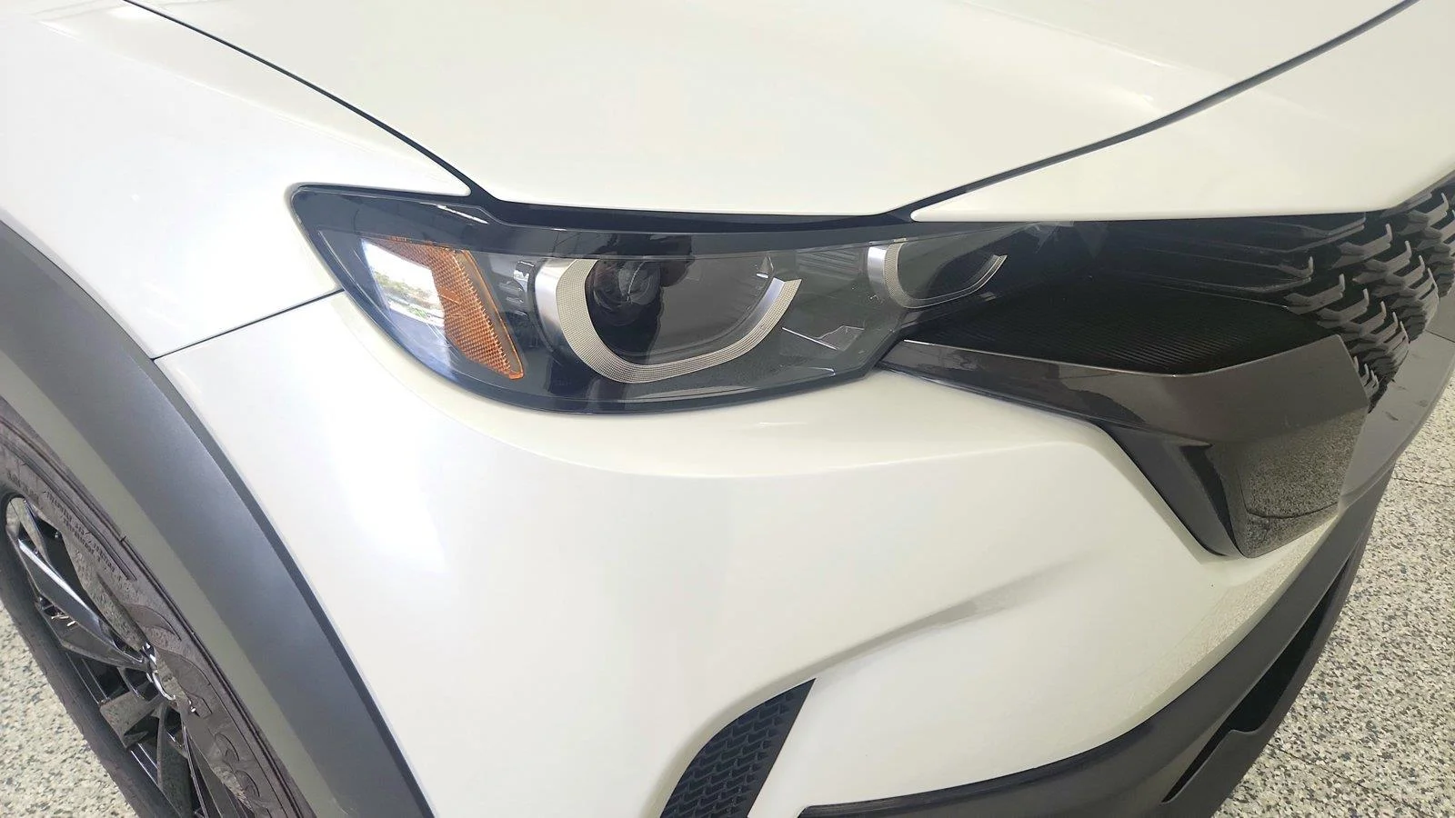 Used 2025 Wind Chill Pearl Mazda Premium Package image 32