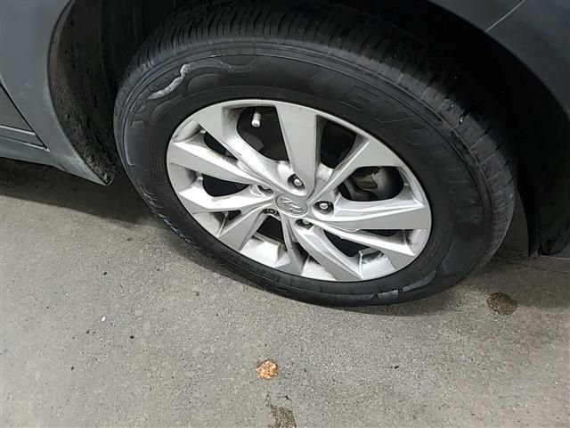 Used 2021 Gray Hyundai SE image 22