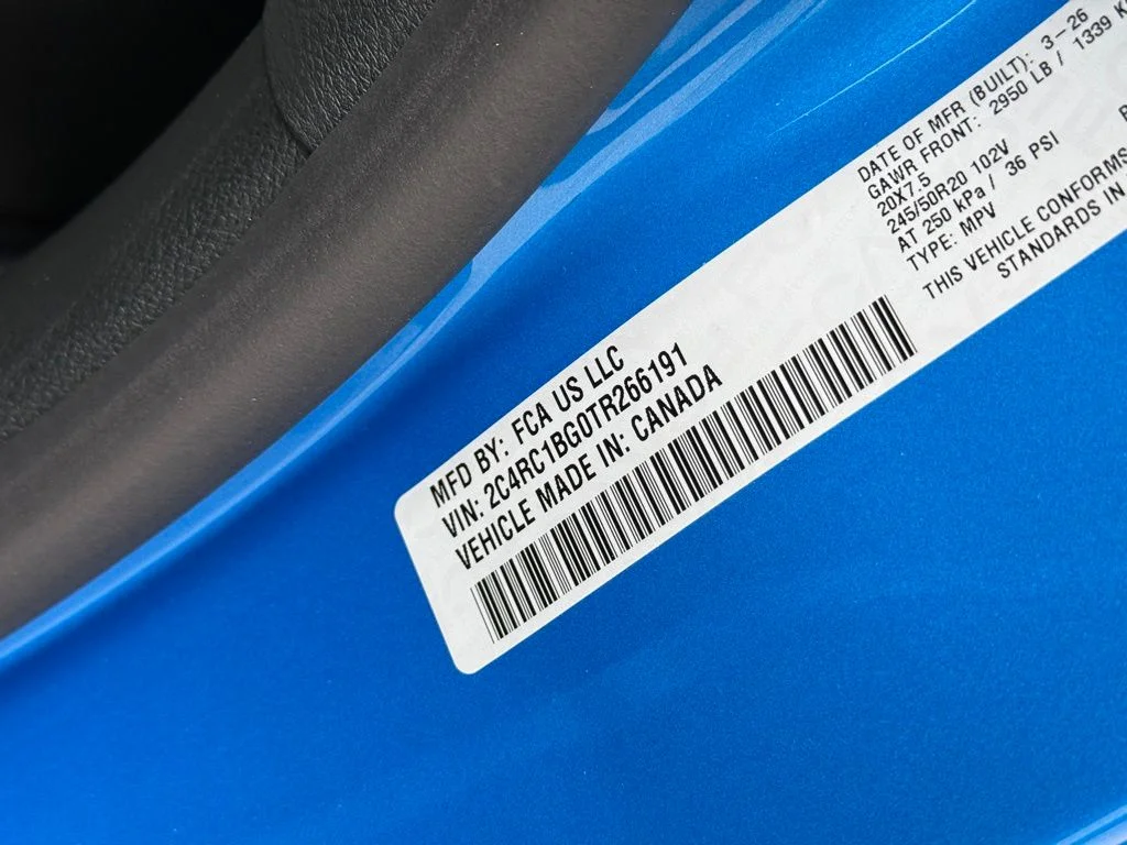 New 2026 Hydro Blue Pearl-Coat Exterior Paint Chrysler Select image 10