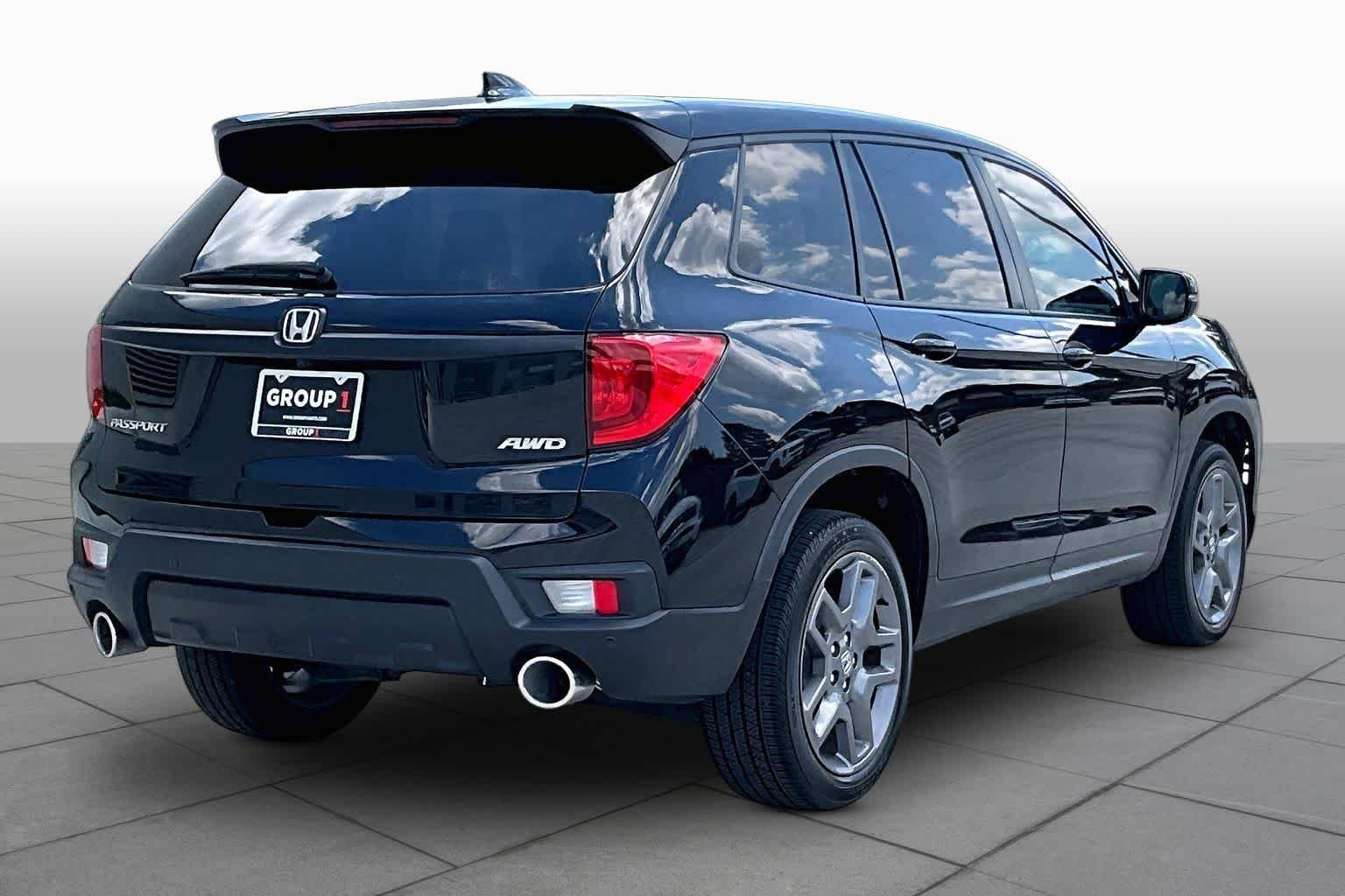 Used 2023 Crystal Black Pearl Honda EX-L image 12