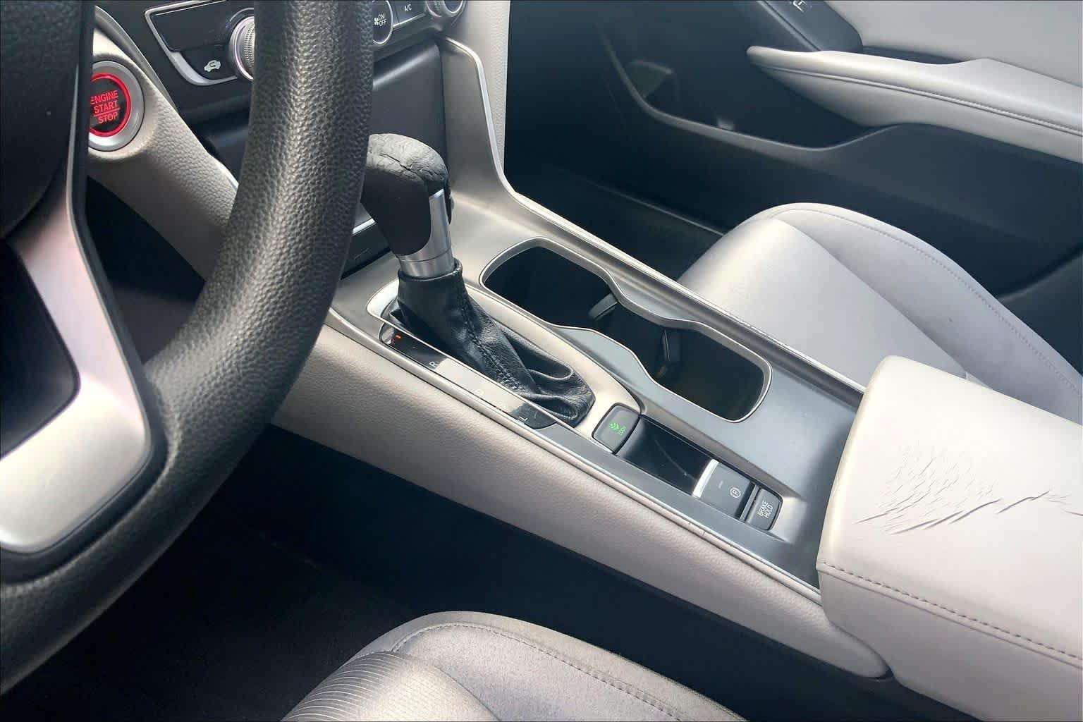 Used 2018 Lunar Silver Metallic Honda LX 1.5T image 16