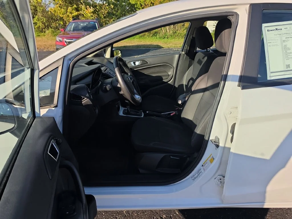 Used 2016 White Ford SE image 9