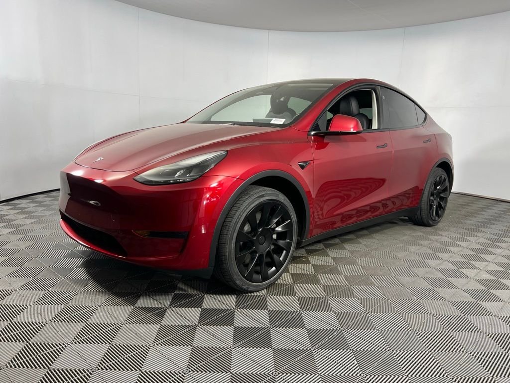 2024 Tesla Model Y Standard Range photo 2