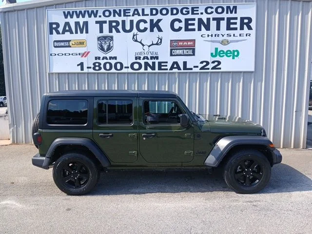 Used 2023 Green Jeep Sport image 2
