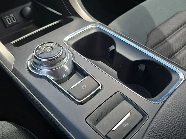 Used 2019 Magnetic Ford SE image 31