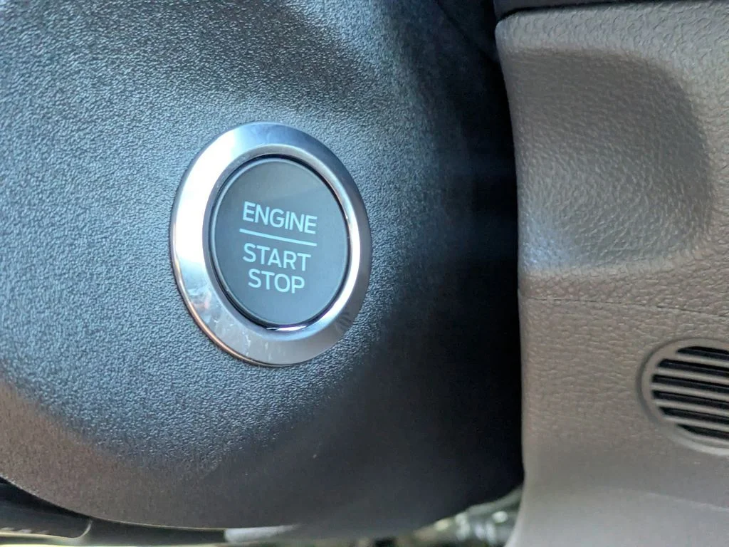 New 2026 Oxford White Ford XLT image 31