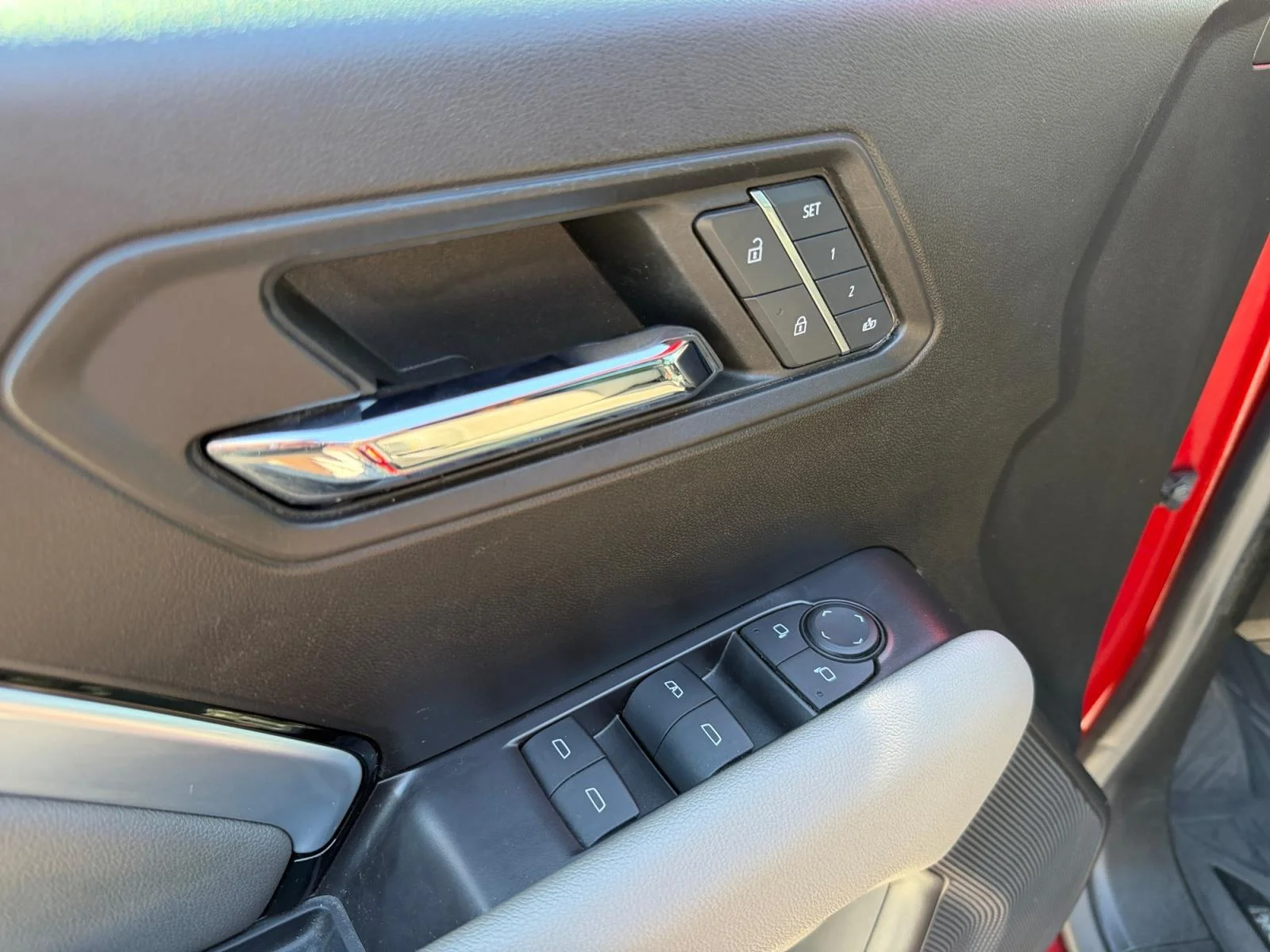 2024 Chevrolet Colorado ZR2 - Photo 11