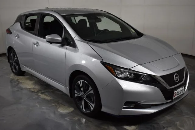 Used 2022 Silver Nissan SV Plus image 12