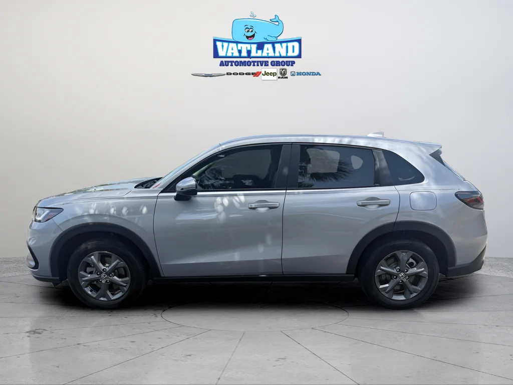 New 2027 Solar Silver Metallic Honda LX image 2