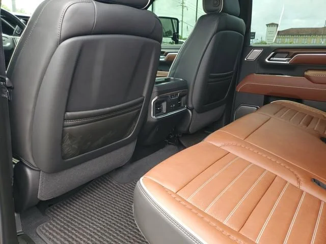 Used 2026 Onyx Black GMC Denali Ultimate image 23