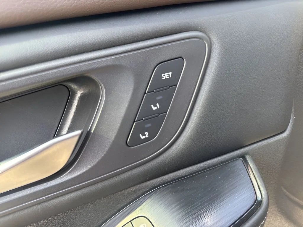 Used 2023 Gray Nissan SL image 11