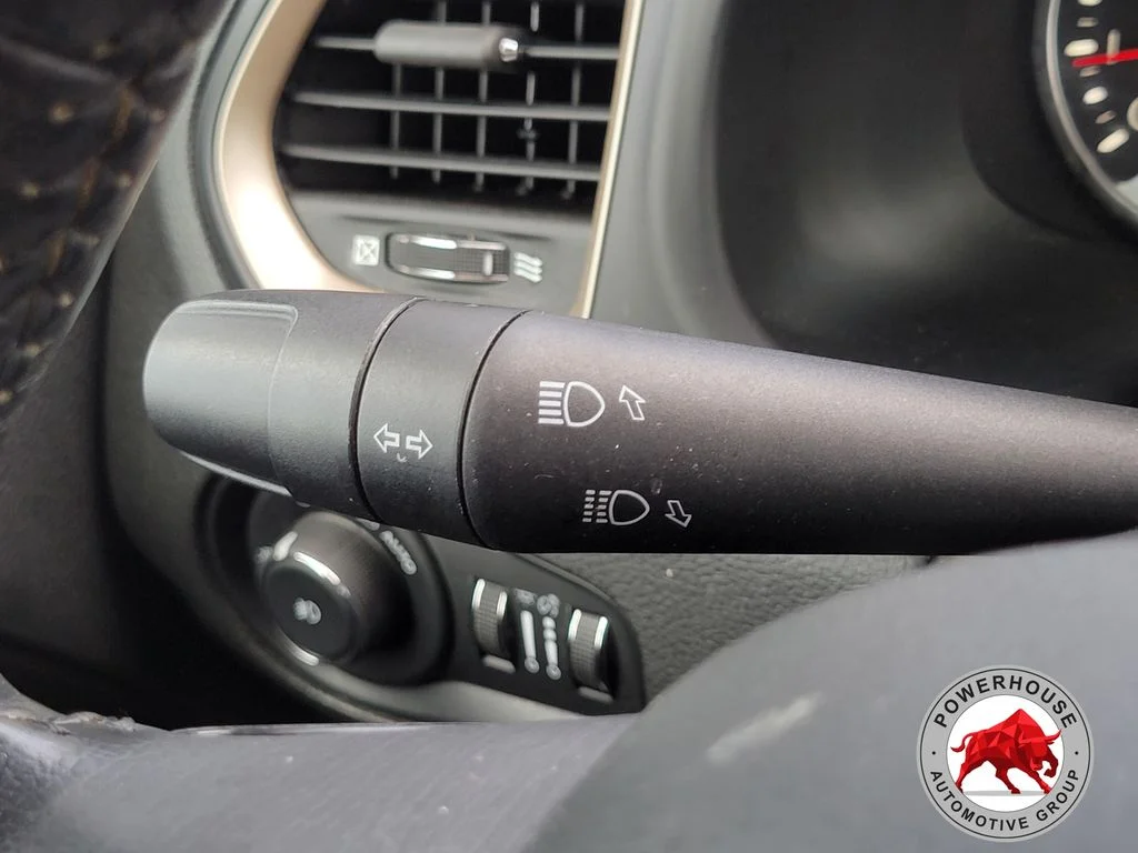 Used 2017 Gray Jeep Latitude image 31