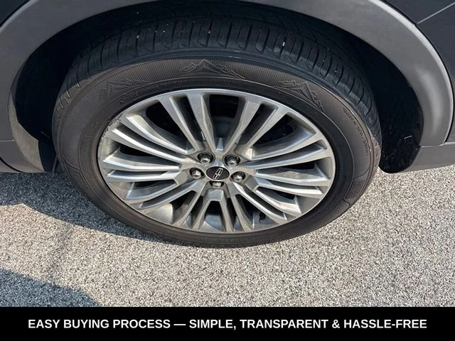 Used 2018 Gray Lincoln Reserve image 8