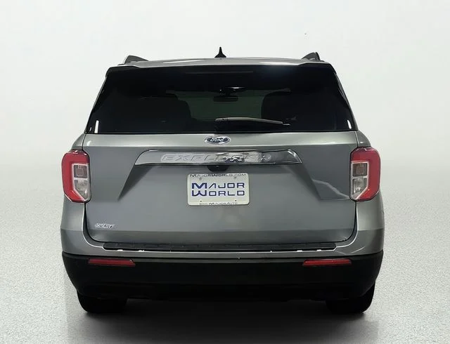 Used 2023 Silver Ford XLT image 6