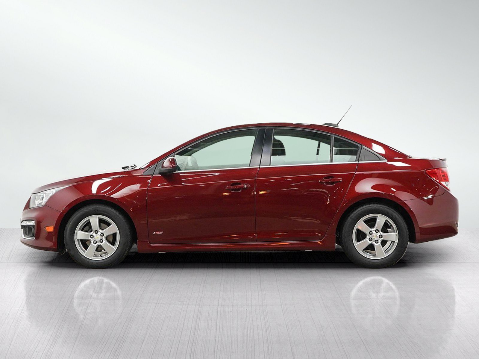 Used 2015 Chevrolet Cruze 1LT with VIN 1G1PC5SB2F7255131 for sale in Burnsville, Minnesota