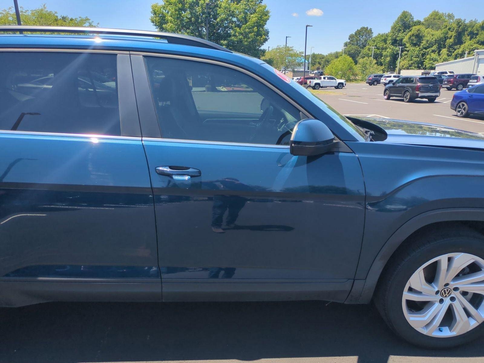 Used 2021 Tourmaline Blue Metallic Volkswagen 3.6L V6 SE w/Technology image 37