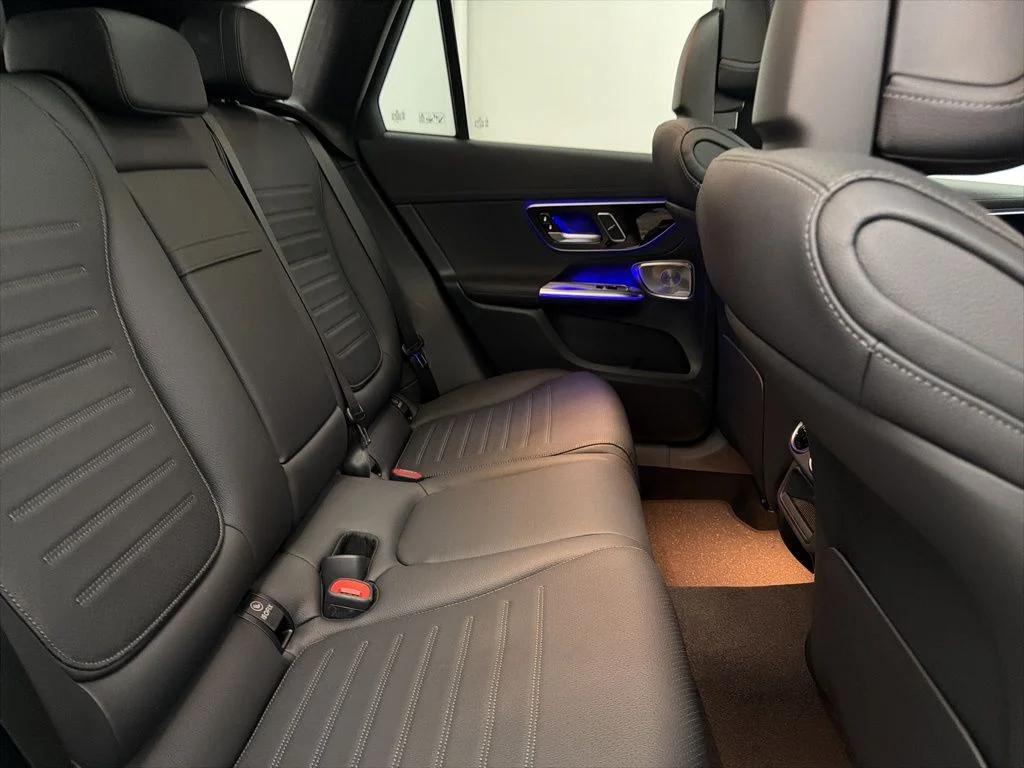Used 2026 White Mercedes-Benz GLC 300 image 26