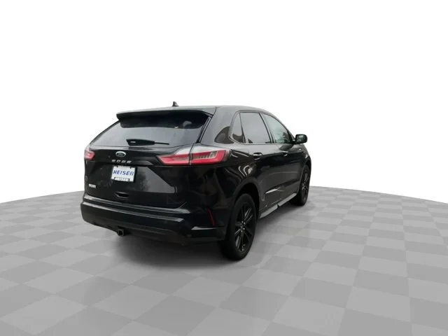 Used 2024 Agate Black Metallic Ford ST Line image 9